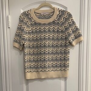 LOFT Women's Beige and Navy Wave Sweater